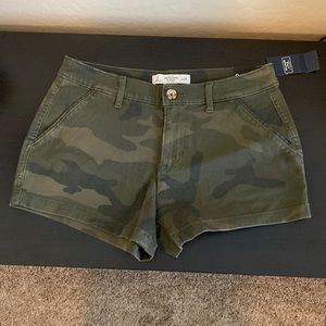 Abercrombie & Fitch Shorts Size 0 W25 NWT